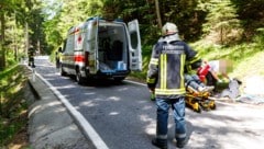 Der junge Mann wurde nach der Erstversorgung mit der Rettung ins Spital gebracht.