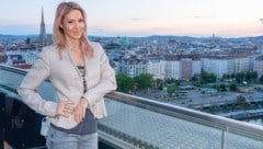 Simone Lugner über den Dächern Wiens – hier befindet sie sich aktuell jedenfalls nicht mehr.