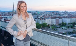 Simone Lugner über den Dächern Wiens – hier befindet sie sich aktuell jedenfalls nicht mehr.