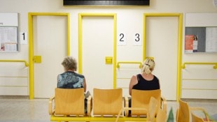 Lange Wartezeiten im heimischen Gesundheitssystem stehen an der Tagesordnung.