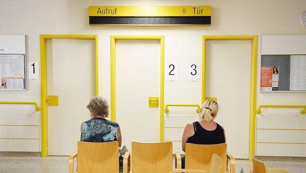 Lange Wartezeiten im heimischen Gesundheitssystem stehen an der Tagesordnung.