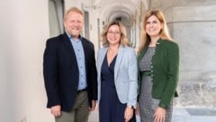 Nikolaus Koller von der Österreichischen Medienakademie, Presseclub-Geschäftsführerin Alexandra ...