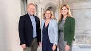 Nikolaus Koller von der Österreichischen Medienakademie, Presseclub-Geschäftsführerin Alexandra ...