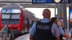 Im Salzburger Hauptbahnhof konnte der via EU-Haftbefehl gesuchte Tatverdächtige verhaftet ...