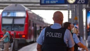 Im Salzburger Hauptbahnhof konnte der via EU-Haftbefehl gesuchte Tatverdächtige verhaftet ...