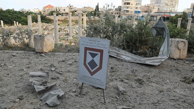 Bei Angriffen am Sonntag sei auch die UNESCO-Welterbestätte Tyros im Libanon beschädigt worden.