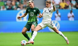 Niki Veratschnig (re.) verlässt den deutschen Bundesligisten Mainz in Richtung Salzburg.