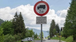 Nicht für jeden Verkehrsteilnehmer erschließt sich der Inhalt solcher Zusatztafeln wie hier auf ...