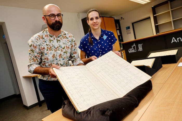 Wolfram Dornik, Leiter des Stadtarchivs, und Archivarin Jennifer Ebenstreit
