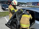 Die Feuerwehr beseitigte die Glassplitter.
