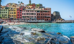 In den italienischen Urlaubsorten häufen sich die Verbote, um Massentourismus, ...