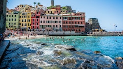 Als „Cinque Terre“ wird ein etwa zwölf Kilometer langer klimabegünstigter Küstenstreifen der ...