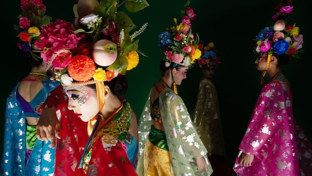 „Post-Orientalist Express“ von der südkoreanischen Choreografin Eun-Me Ahn (ab 30. Juli, ...