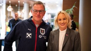 Fußball-Teamchef Ralf Rangnick und Sport-Staatssekretärin Michaela Schmidt setzen sich sehr für ...