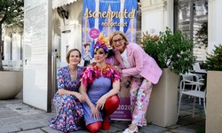 Feiern das Jubiläum mit „Aschenputtel“: Nina Blum (li.) und Mikl-Leitner