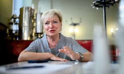 Karin Bergmann ist für zwei Sommer als Interimsintendantin bestellt, denkt aber auch die Saison ...