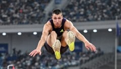 Bozhidar Saraboyukov (Bul) kommt als Überflieger zum Meeting.