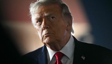 US-Präsident Donald Trump bestätigte den Abschuss eines Apache-Hubschraubers und ließ Angriffe ...