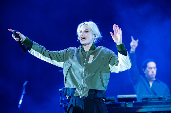 Sie knapp zwei Jahren dabei und längst nicht aus der Band wegzudenken: Emily Armstrong ist bei ...