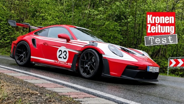Der GT3 RS im Salzburg Design huldigt dem ersten Porsche-Sieg in Le Mans.
