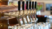 Für ein frisch gezapftes kleines Bier müssen Gäste in Tirol bis zu 5,20 Euro hinblättern.
