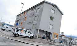 Das Haus am Schusterbergweg wird umgebaut, auch das soll die Situation entschärfen.