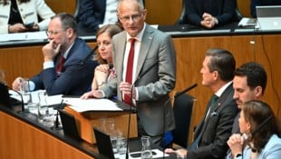 Bundesminister Markus Marterbauer (SPÖ) erntete für seine Budgetrede nicht nur Lob.