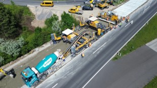 Die Bauarbeiten auf der Südautobahn erfordern viel Geduld. Bis Oktober 2026 sollen in diesem ...