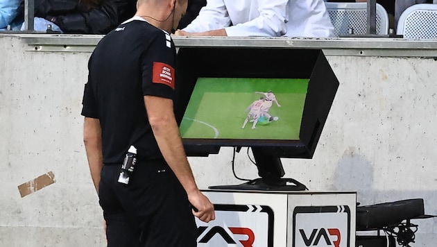 Referees erhalten nun zusätzliche Kamera-Bilder.