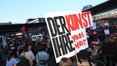 Szene von der „Kulturland retten“-Demo im März 2025 in Graz
