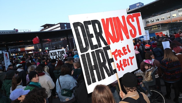 Szene von der „Kulturland retten“-Demo im März 2025 in Graz