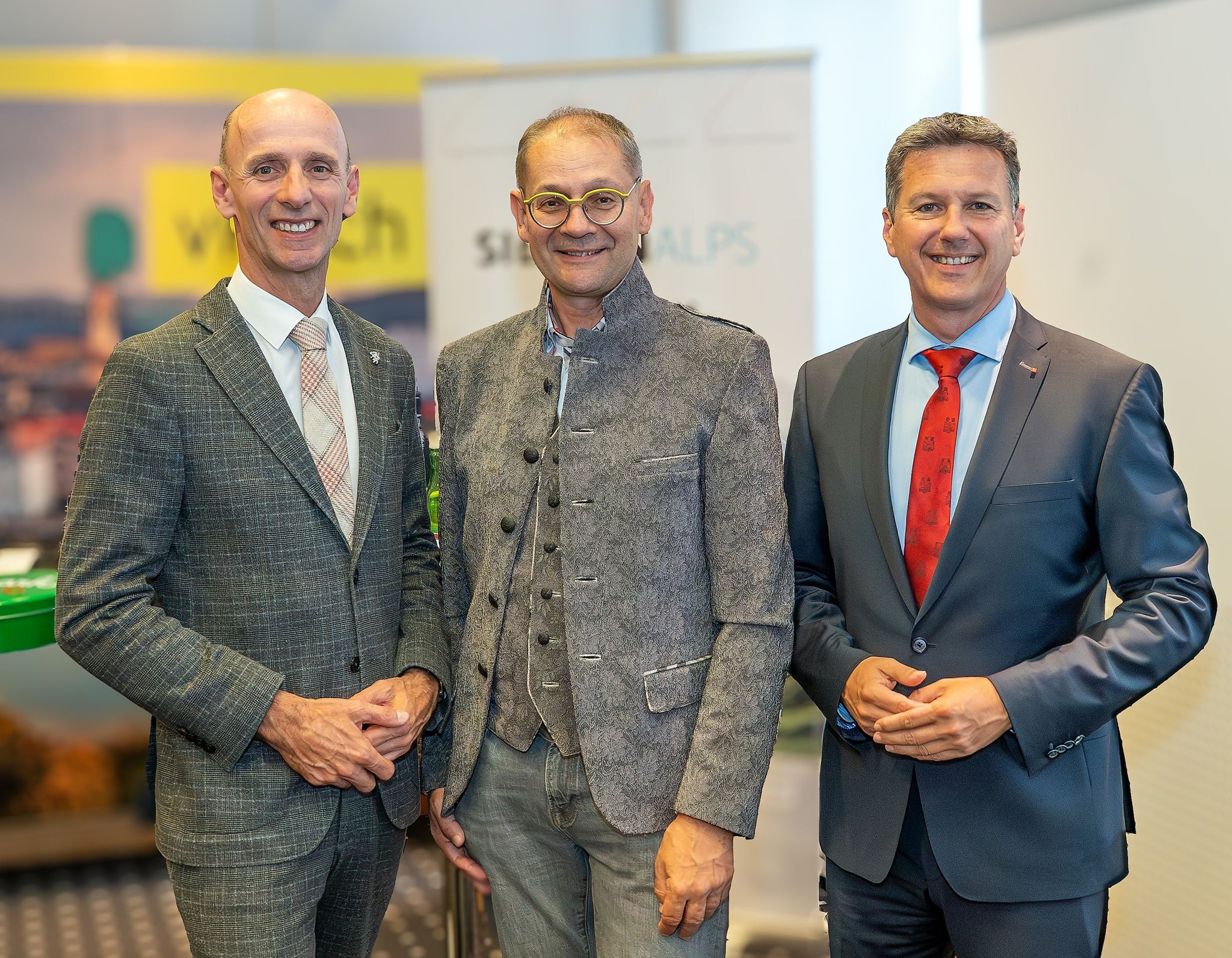 Der steirische Landesrat Willibald Ehrenhöfer (li) und der Kärntner Landeshauptmann Daniel ...