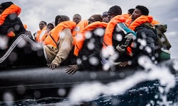 Um europäischen Boden zu erreichen, begeben sich Migranten häufig in Lebensgefahr.