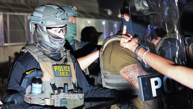 Gegen das brutale Vorgehen von ICE-Agenten wird landesweit immer wieder protestiert.