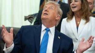 Trump konnte es nicht lassen und holte erneut zu einem Rundumschlag aus – zunächst verbal, ...