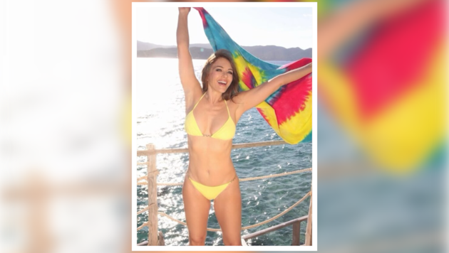 Liz Hurley feiert sich zum 61. Geburtstag einfach selbst mit einem sexy Bikini-Foto.