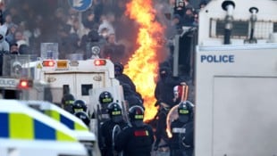 Belfast wird seit Dienstagabend von rassistischen Krawallen erschüttert.