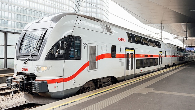 Die Doppelstockzüge bieten mehr Platz für Passagiere.