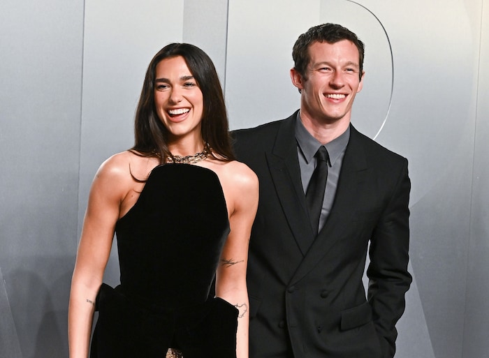 Muss Dua Lipas Ehemann Callum Turner bald zum Bond-Dreh antreten? Clooney hält ihn für den ...