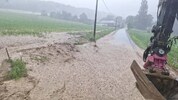 In Tieschen (Bezirk Feldbach) wurden Straßen überflutet.