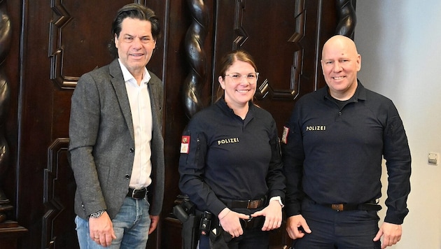 Bürgermeister Manfred Rädler, Sabine Walser und Stadtpolizei-Kommandant Arno Vögel.