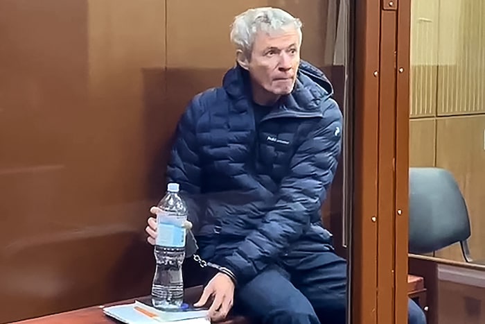 Oligarch Moschkowitsch in Handschellen