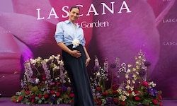 Blütenzauber für den Babybauch! Das Lascana-Event unter dem Motto „Secret Garden“ ließ sich die ...
