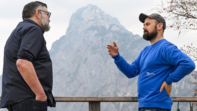 Lukas Nagl (re.) im Gespräch mit „Kulinar(r)isch“-Redakteur Mario Ruhmanseder vor malerischer ...