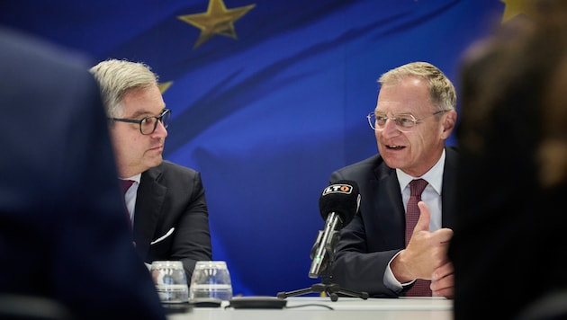 EU-Kommissar Magnus Brunner (links) und Landeshauptmann Thomas Stelzer (ÖVP)
