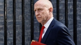 Der britische Verteidigungsminister John Healey legt am Donnerstag überraschend sein Amt nieder.