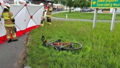 Die Feuerwehr baute einen Sichtschutz auf.