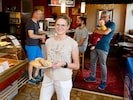 Andrea Schudi von der Grazer Schloßbergbäckerei sieht der Mehrwertsteuer-Umstellung mit Sorge ...