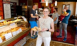 Andrea Schudi von der Grazer Schloßbergbäckerei sieht der Mehrwertsteuer-Umstellung mit Sorge ...