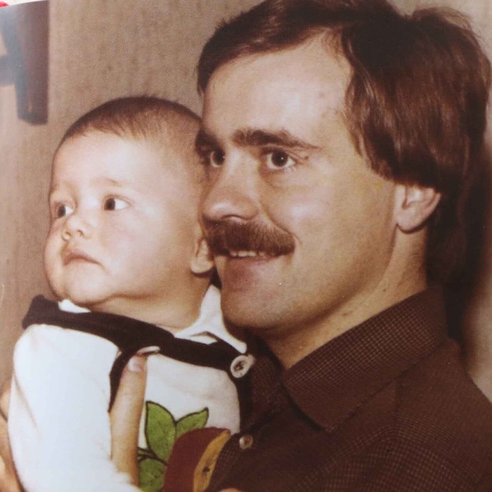 Mit seinem Sohn Peter, der inzwischen 48 Jahre alt ist. Er ist Einzelkind, so wie Niessl.